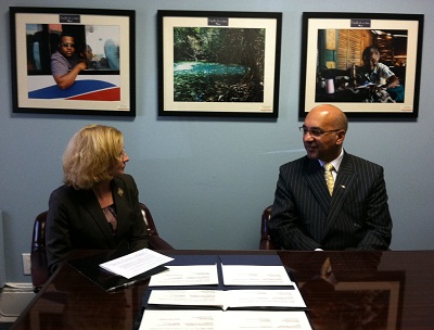 MaryAnn Garrahan, OSHA regional administrator in Philadelphia, and Dominican Ambassador Anibal de Castro signed an alliance at the Consular Section of the Embassy of the Dominican Republic in Washington, D.C.