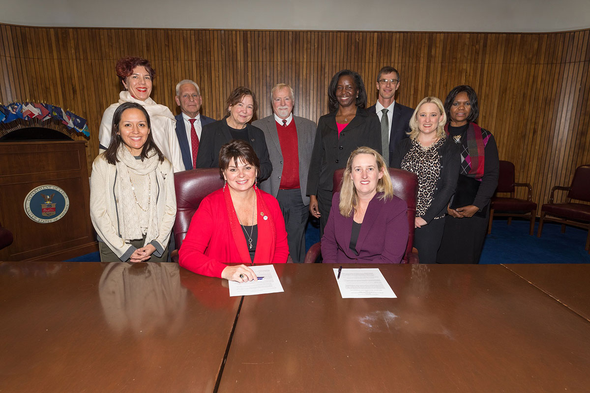 OSHA and NAWIC representatives at the Alliance renewal signing ceremony on December 13, 2017