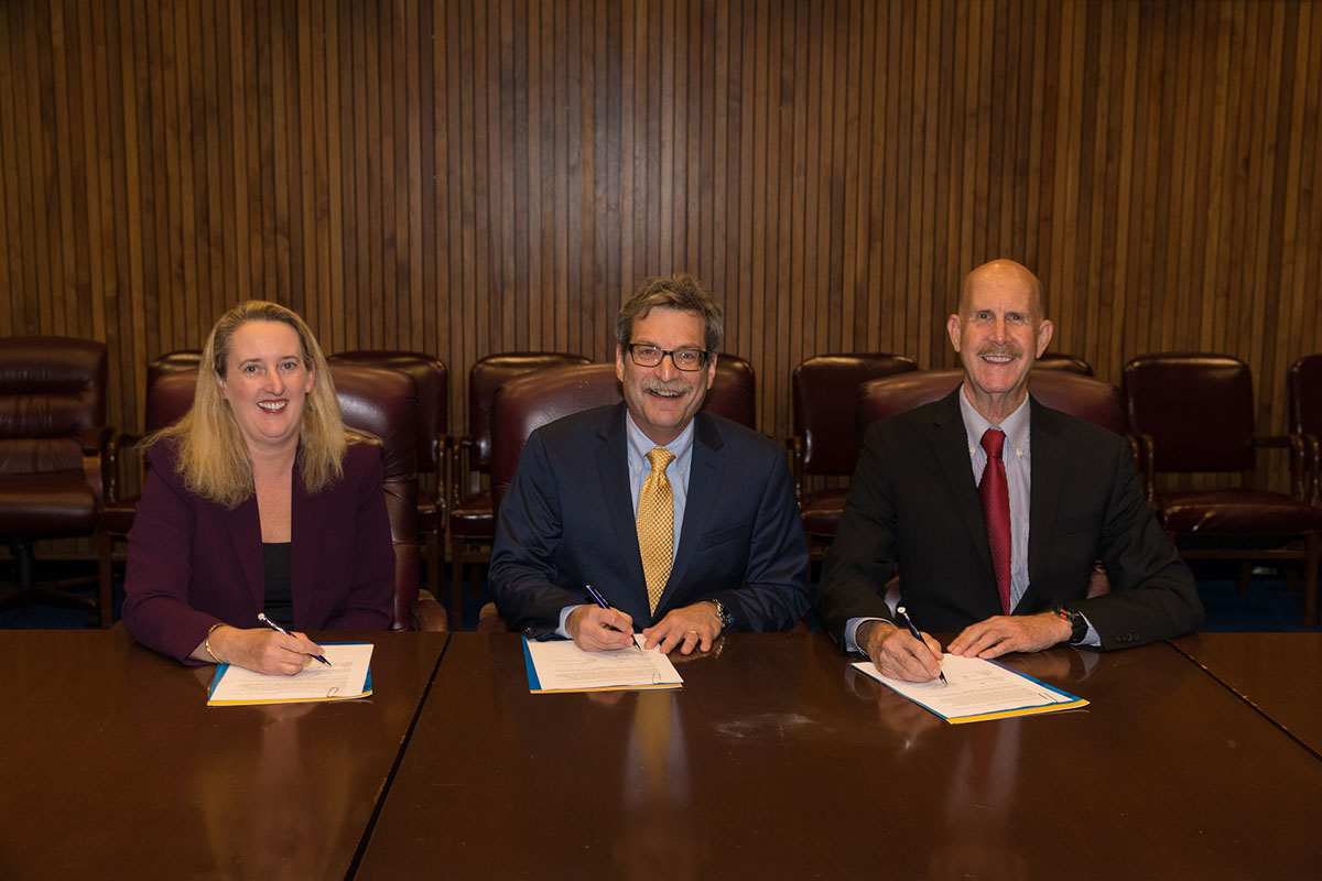 Deputy Assistant Secretary Loren Sweatt, USDOL-OSHA (left), RIA President Jeffrey Burnstein, RIA (center), and NIOSH Director Dr. John Howard, USHHS-NIOSH (right) signing the Alliance on October 5, 2017.