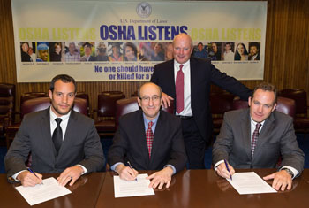 SWRI Representatives sign a national Alliance renewal agreement on March 20, 2014.