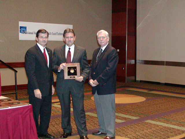 NE Pennsylvania FSHC 2003 Superior Award Winner, Chairperson Gary Hollinger accepting.