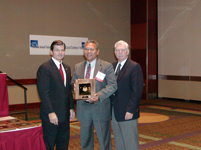 Region VI Federal Safety and Health Council Award Winner, Federal Agency Program Officer Geronimo Gomez accepting